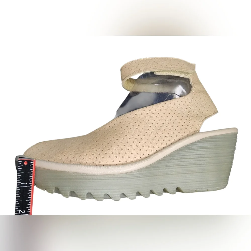 FLY London Yala Perforated Wedge Sandal, Womens 39EU (8-8.5 US) - Picture 10 of 11